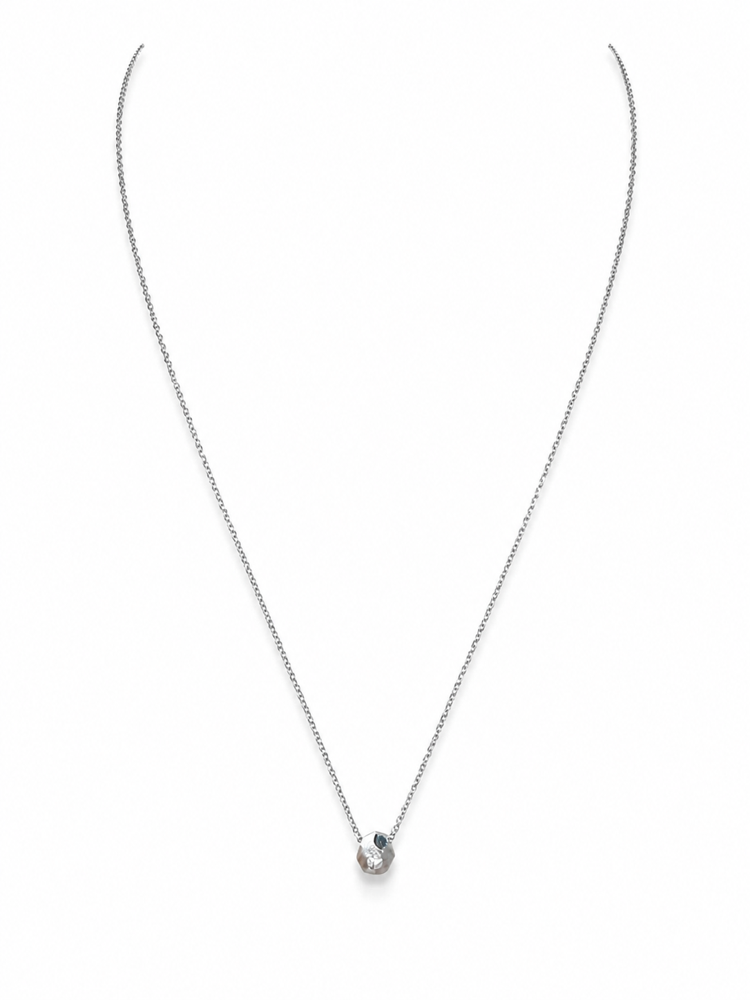 Nóva nyaklánc 925 sterling ezüstből, három 1 mm-es labor gyémánttal és 45 cm-es lánccal.