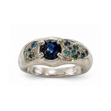 Wave ezüst gyűrű ceyloni zafírokkal – One of a Kind | Zosha Works